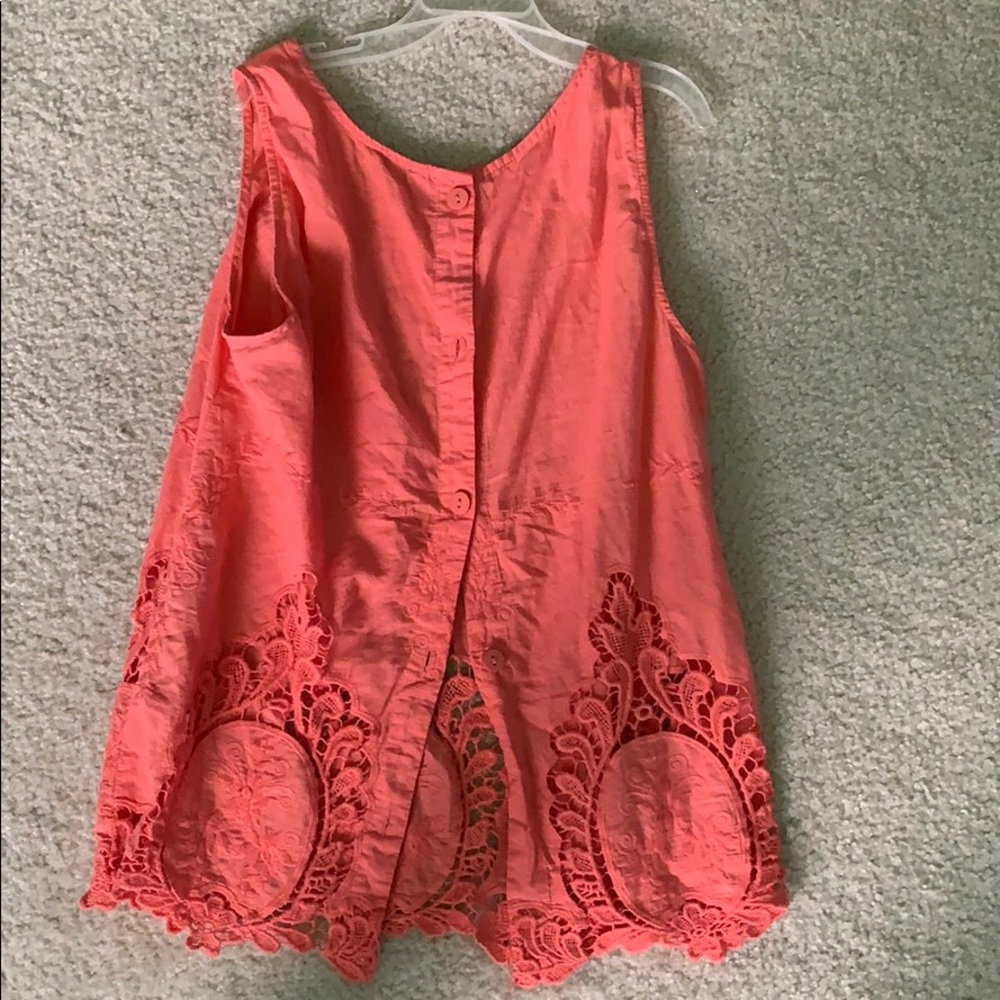 Tank Top with Back Buttons - Picture 3 of 3